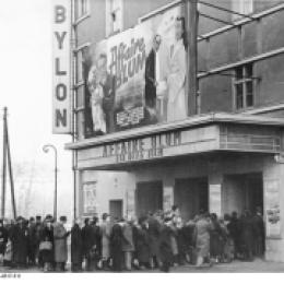 Babylon cinema, Berlin, 1948. Bundesarchiv, Bild 183-1984-0517-511 / Heilig, Walter / CC-BY-SA 3.0